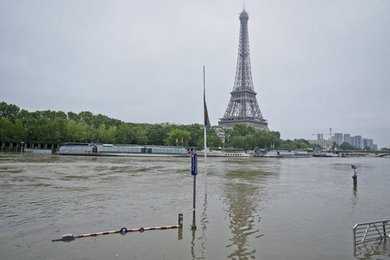 Francia: maltempo paralizza Parigi e non solo