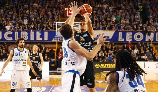 Basket - Serie A1, diciottesima giornata: Brescia cade nuovamente, ora 4 squadre in testa