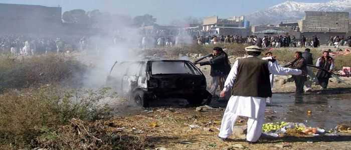 Pakistan: auto su bomba nel Nord-Ovest sciita, sei morti.
