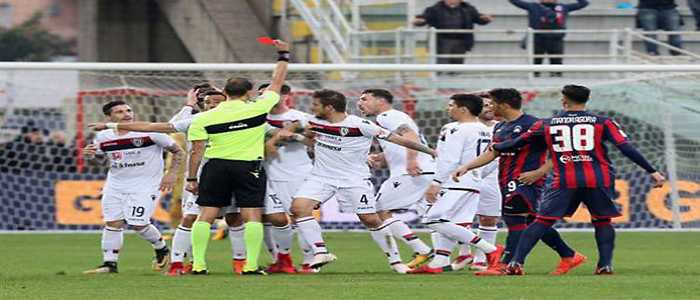 Calcio: Crotone-Cagliari è 1-1, Var sotto accusa Pesano decisioni arbitrali. Gara combattuta