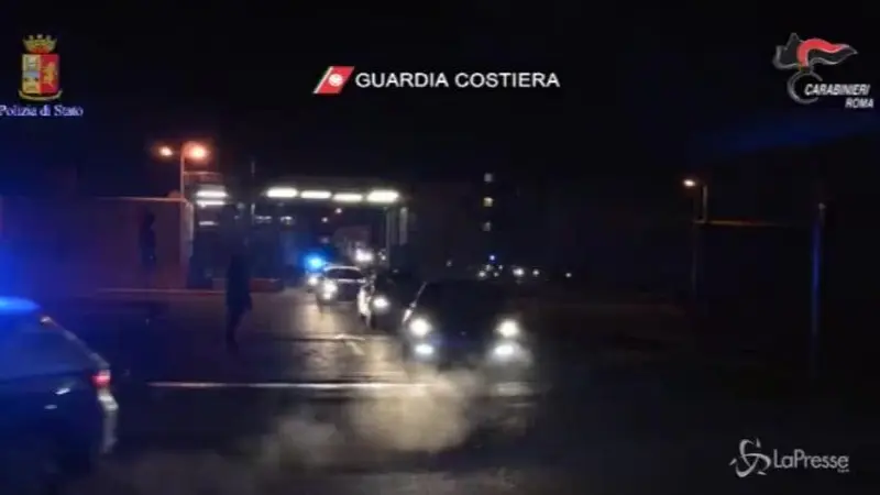 Ostia respira: 32 membri del clan Spada finiscono in manette