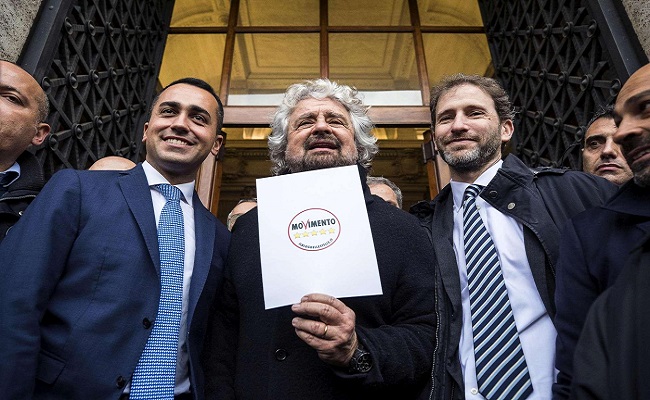 M5S cambia simbolo e rilancia: "Saremo prima forza politica"