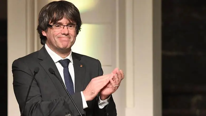 Catalogna, Puigdemont apre a presidenza da Bruxelles