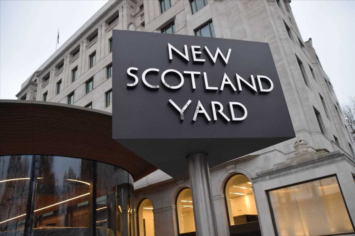 Londra, arrestata ventisettenne a Heathrow: "Preparava attacchi terroristici"