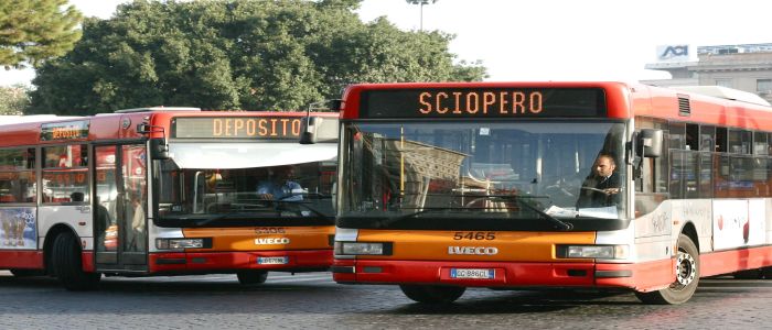 Sciopero dei trasporti a Roma. Venerdì fermi bus e metro