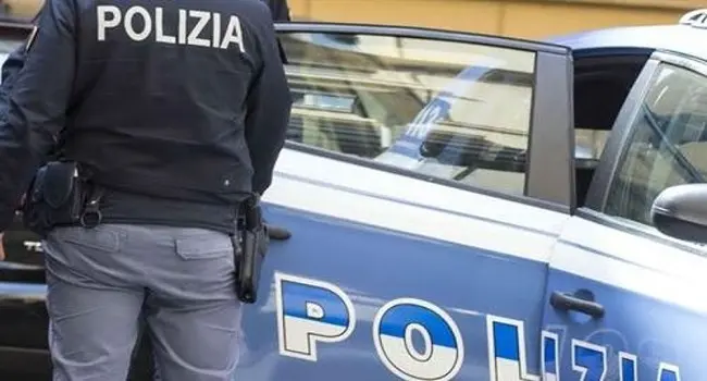 Sesto Fiorentino, auto pirata provoca due incidenti e fugge: arrestato cittadino marocchino