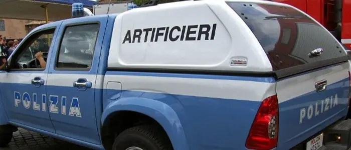 Vibo Valentia: bomba artigianale in negozio, 2 arresti