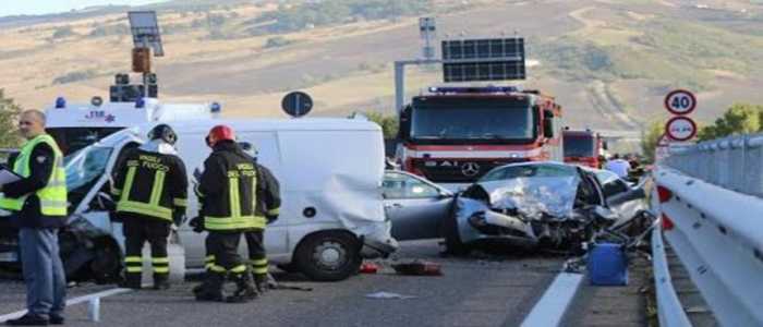 Incidente Stradali nel Materano: 2 morti e 4 feriti, necessario intervento dei VVF