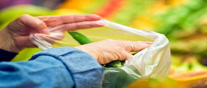 Codacons, Dal 1' gennaio sacchetti per frutta e verdura a pagamento nei supermercati: "Una stangata"