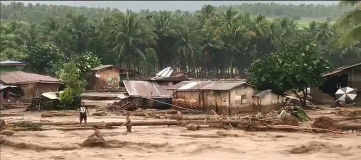 Tempesta tropicale nelle Filippine, centinaia di morti e dispersi