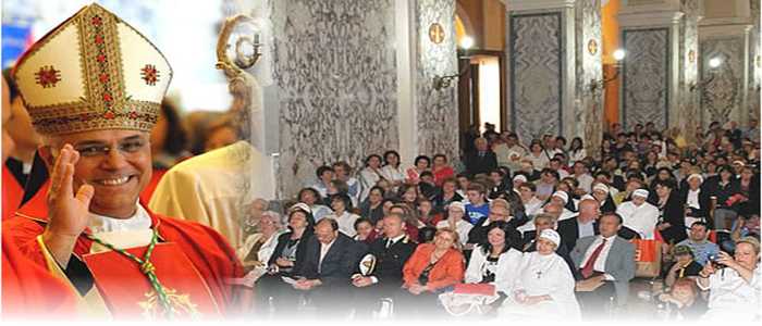 Celebrazioni dell'Arcivescovo Bertolone nella solennita' di Natale