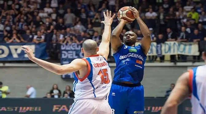 Basket - Serie A1, nona giornata: Venezia agganciata da Avellino e Milano; Brescia in fuga