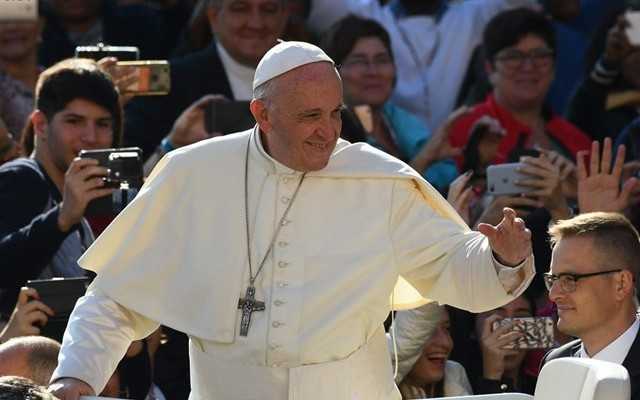 L'arrivo di Papa Francesco in Bangladesh