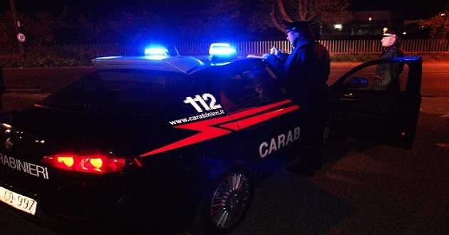 Genova, forzano posto di blocco con un'auto rubata: feriti tre carabinieri