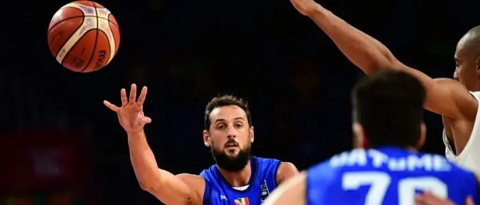 Torino: 15enne promessa del basket "insultata sul bus per il colore della pelle"