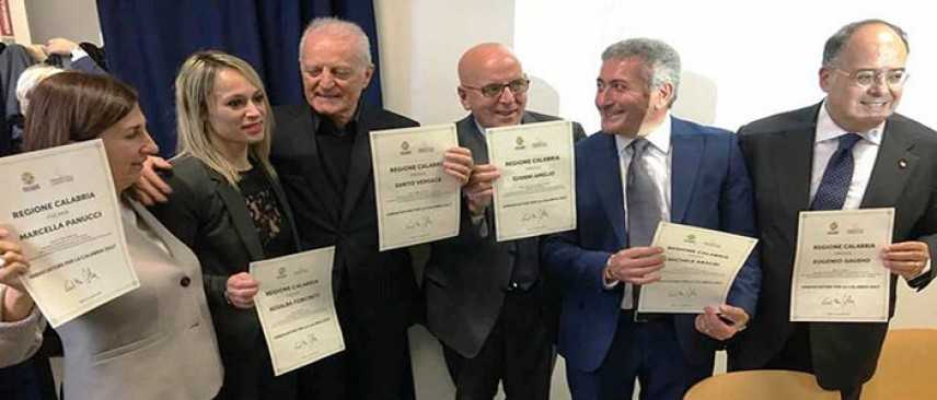 Il Presidente Oliverio ha premiato a Milano sei Ambasciatori della Calabria nel mondo (Foto)