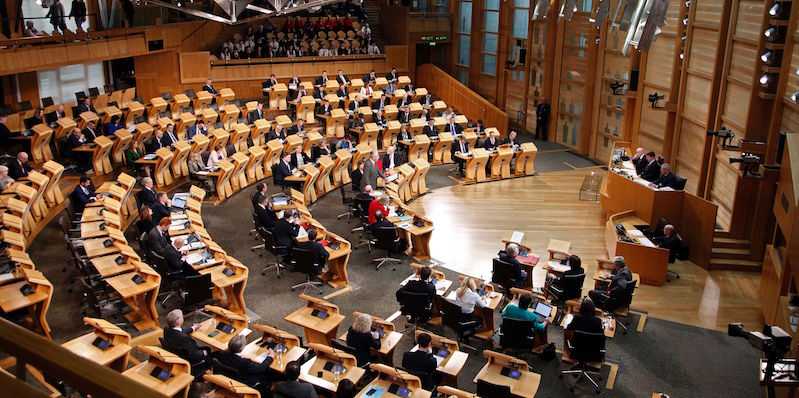 Parlamento scozzese: scoperta polvere bianca sospetta