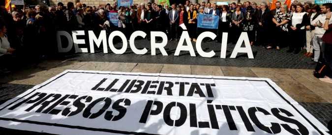 Catalogna, Spagna emette mandato d'arresto UE per Puidgemont