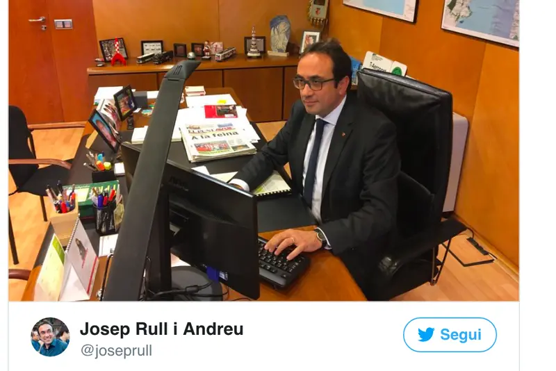 Catalogna, il giallo Puidgemont e il ministro destituito Rull presentatosi a lavoro
