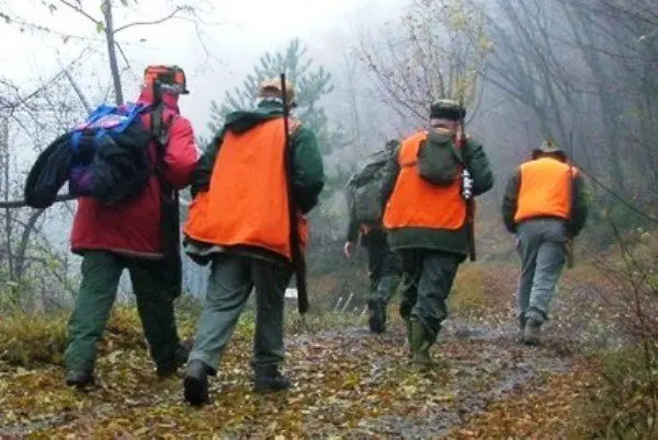 Asti. Spara a un cacciatore scambiandolo per cinghiale e lo uccide