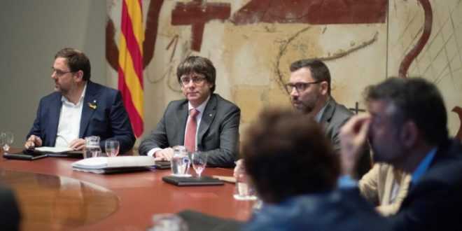 Caos Catalogna: Puigdemont vicino ad annunciare elezioni, poi il dietrofront