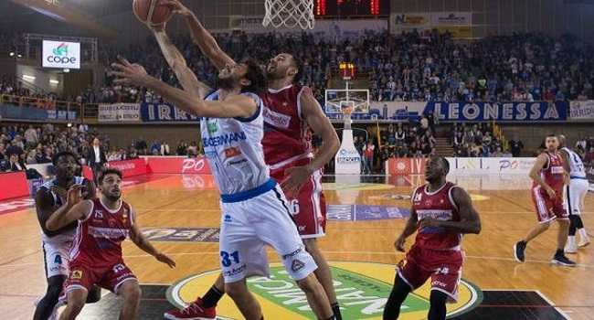 Basket - Serie A1, quarta giornata: Brescia mantiene il passo di Milano e Venezia e resiste in vetta