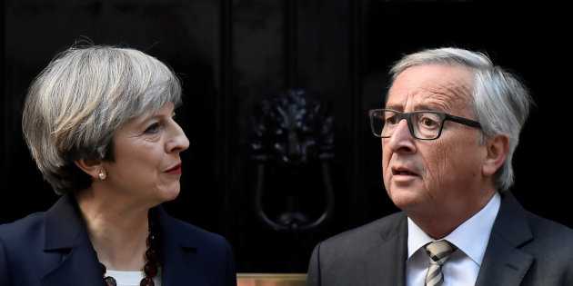 Brexit, May: "L'intesa finale dipende dal commercio"