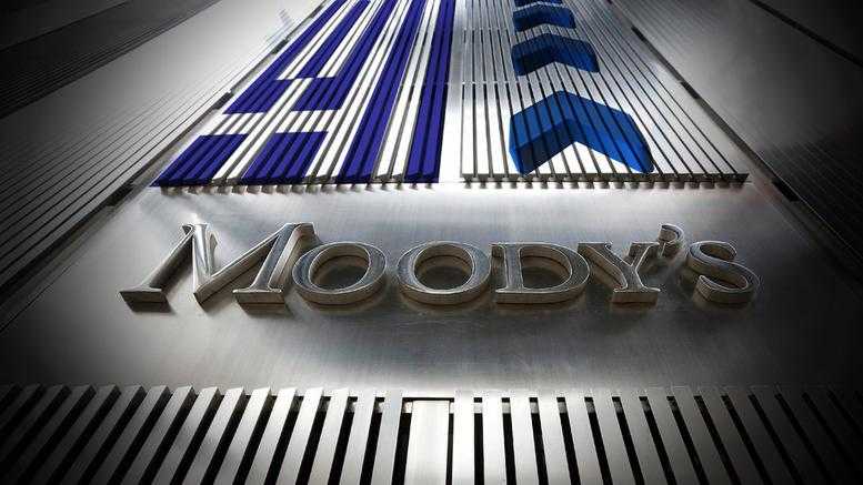 Moody's manda l'allerta. Male Npl e crescita