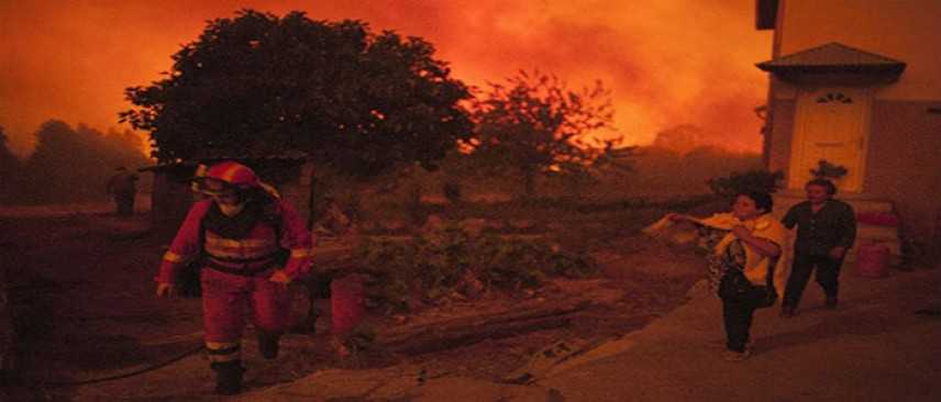 Spagna. Vasti incendi in Galizia, 3 morti; fuoco assedia Vigo