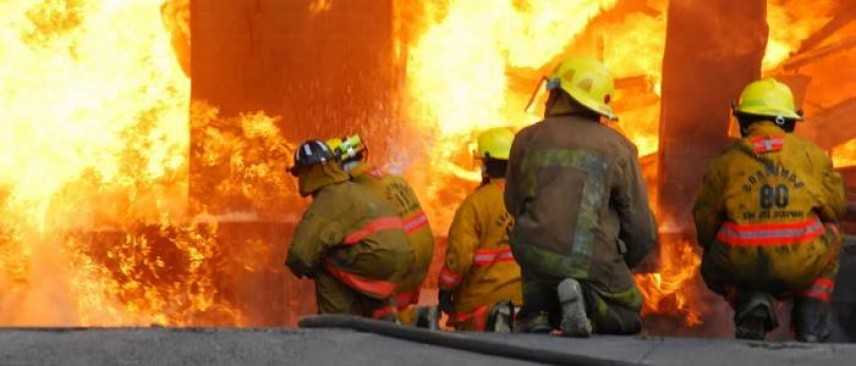 Vibo Valentia: incendio distrugge capannone, probabile la natura dolosa
