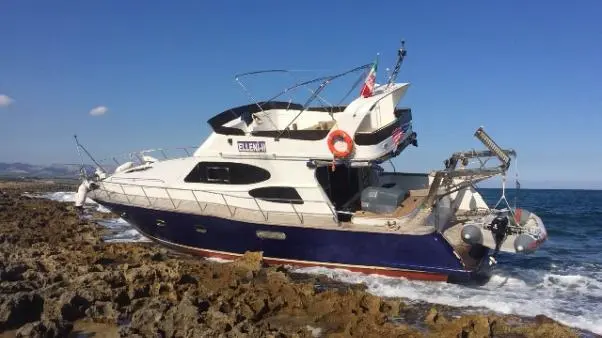 Siracusa: 61 migranti arrivano a bordo di uno yacht