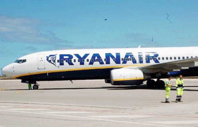 Ryanair taglia 60% delle tratte a Trapani: in campo Cgil, Cisl e Uil