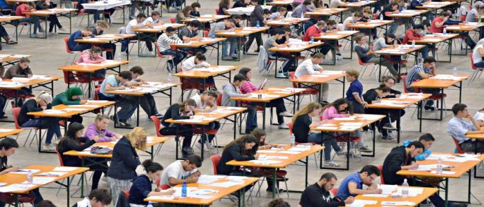 Milano, caos al concorso per infermieri. Annullata prova per 2500 candidati