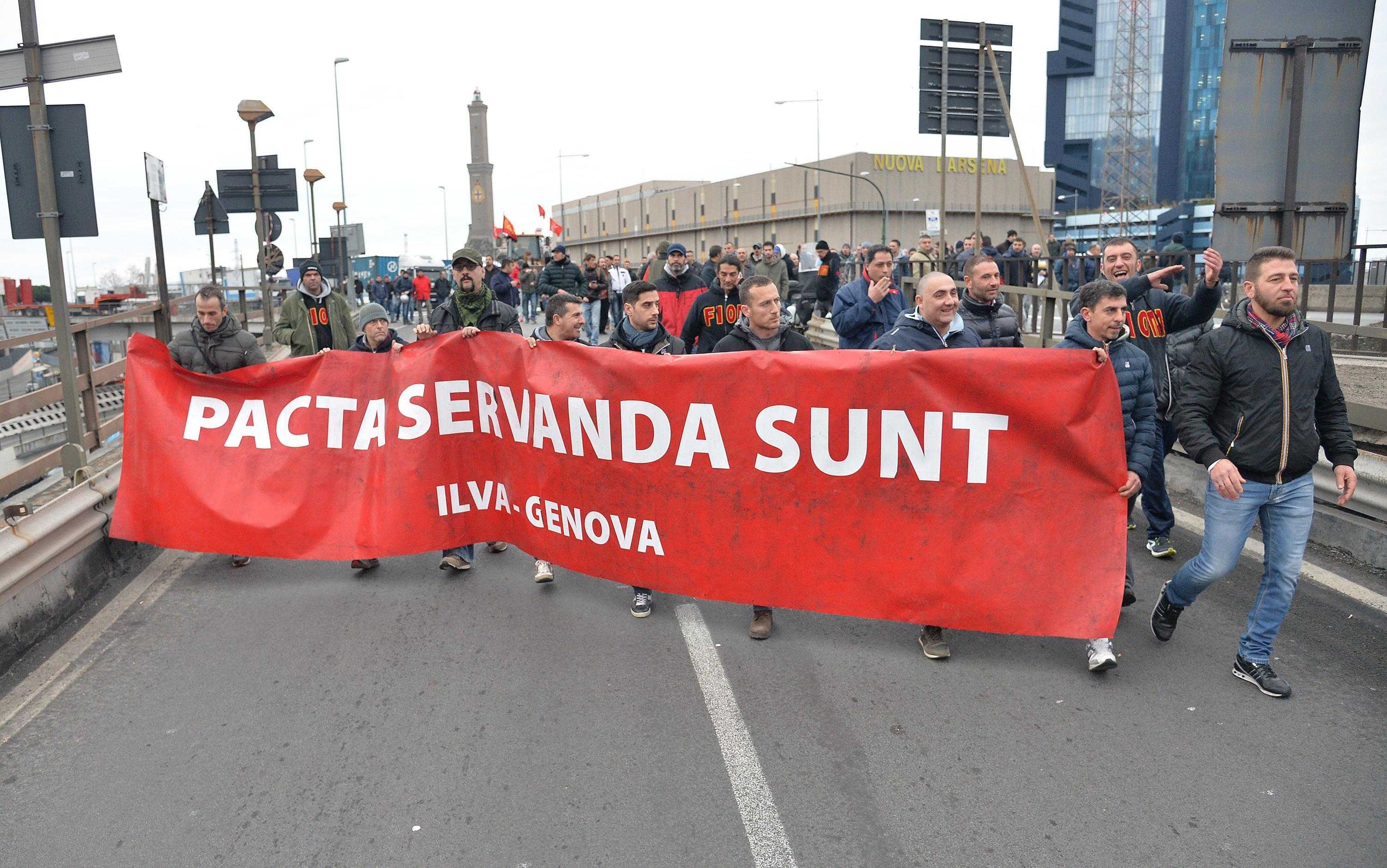 Ilva: scioperi e cortei contro gli esuberi della nuova gestione