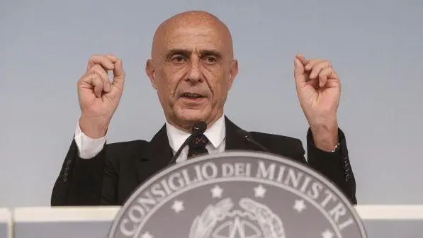 Ius soli: legge da approvare subito. Lo dice il ministro Minniti