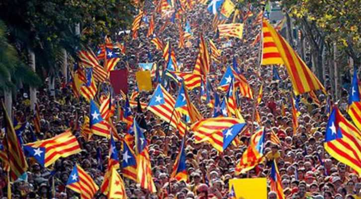 Catalogna, Madrid: "Puidgemont torni alla legalità per dialogare"