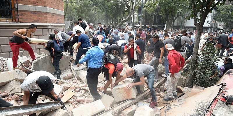 Terremoto Messico, 250 i morti accertati. Le autorità: "Nessuna bambina tra le macerie della scuola"