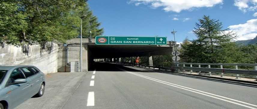 Aosta, chiuso il traforo del Gran San Bernardo per un crollo