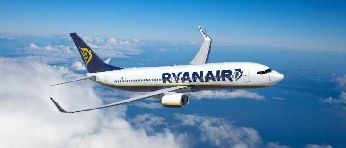 Ryanair, voli cancellati: la compagnia ridimensiona le cifre