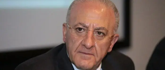 Incidente con auto blu, De Luca: "Sciacallaggio politico"