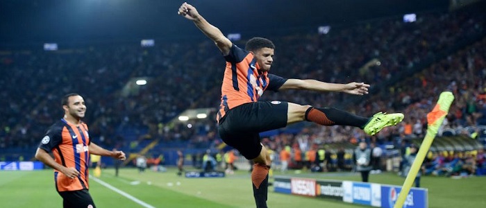 Champions League, Shakhtar Donetsk - Napoli 2-1. Brutto esordio per la squadra di Sarri