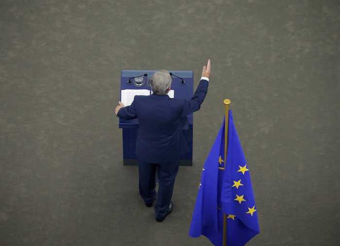 Juncker: "Il vento è di nuovo nelle vele dell'Unione"