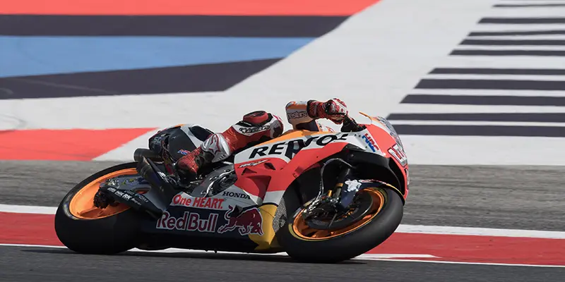 Motogp, a Misano Marquez beffa Petrucci