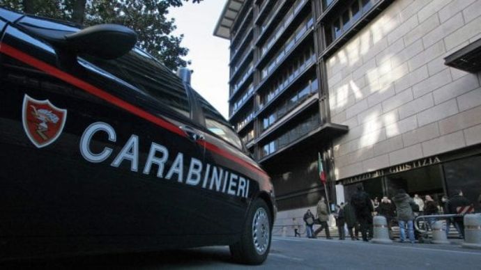 Duplice omicidio in strada a Napoli