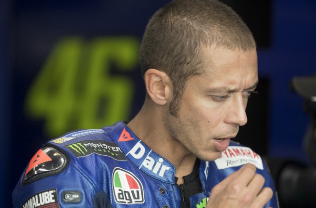 Infortunio in allenamento per Valentino Rossi, la Yamaha conferma: frattura scomposta gamba destra