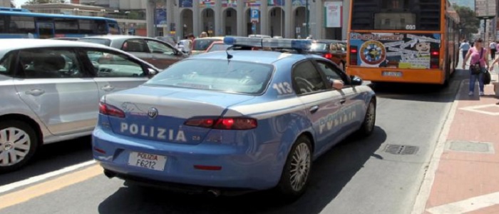 Genova, uomo aggredisce tre passanti aizzando il suo Pit Bull