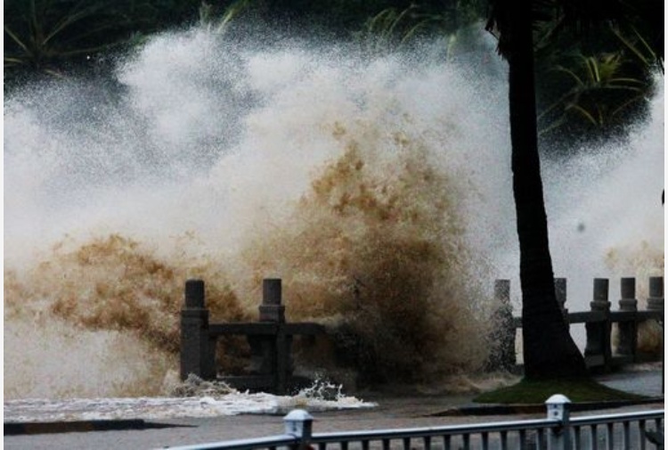 Tifone Hato, 12 morti in Cina: il peggiore degli ultimi 50 anni