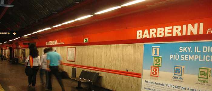 Roma, uomo muore travolto dalla metro: chiusa linea A
