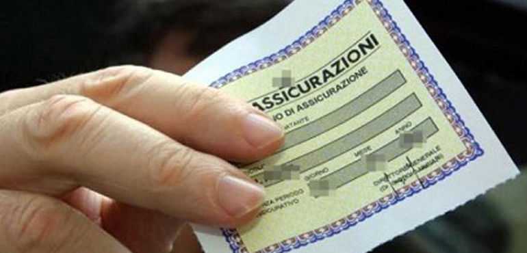 Napoli, truffa alle assicurazioni per 400.000 euro: 59 persone denunciate