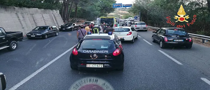 Incidenti Stradali: Catanzaro SS 106, intervento dei Vigili del Fuoco, 118 e Carabinieri